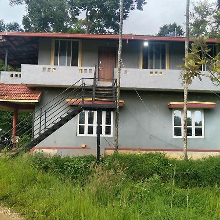 Samz Estate Stay 2Bhk 마디케리 외부 사진