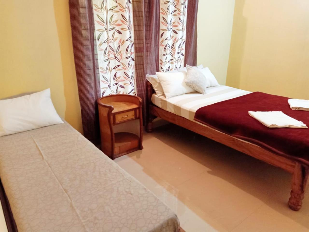 Samz Estate Stay 2Bhk 마디케리 외부 사진