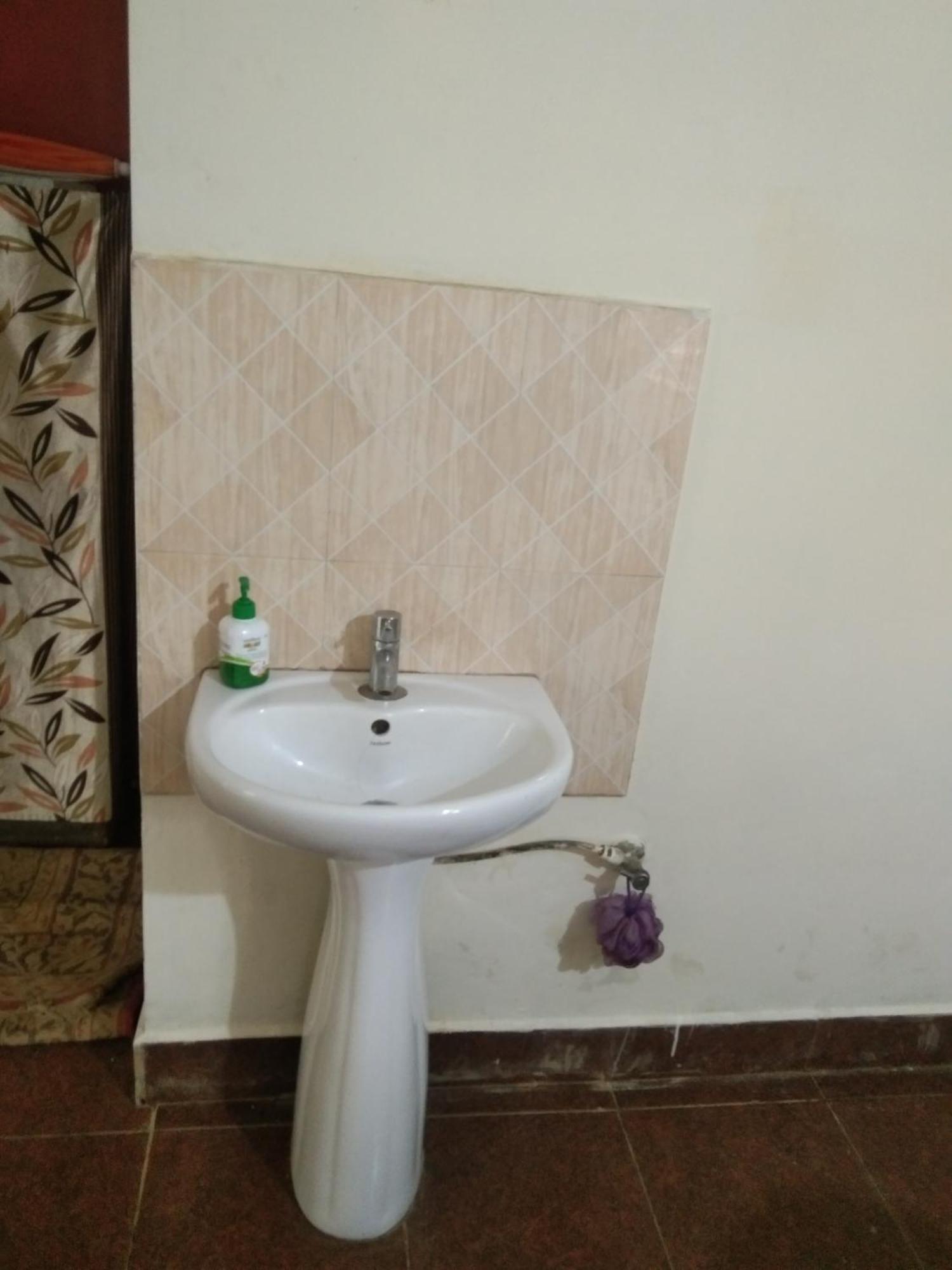 Samz Estate Stay 2Bhk 마디케리 외부 사진
