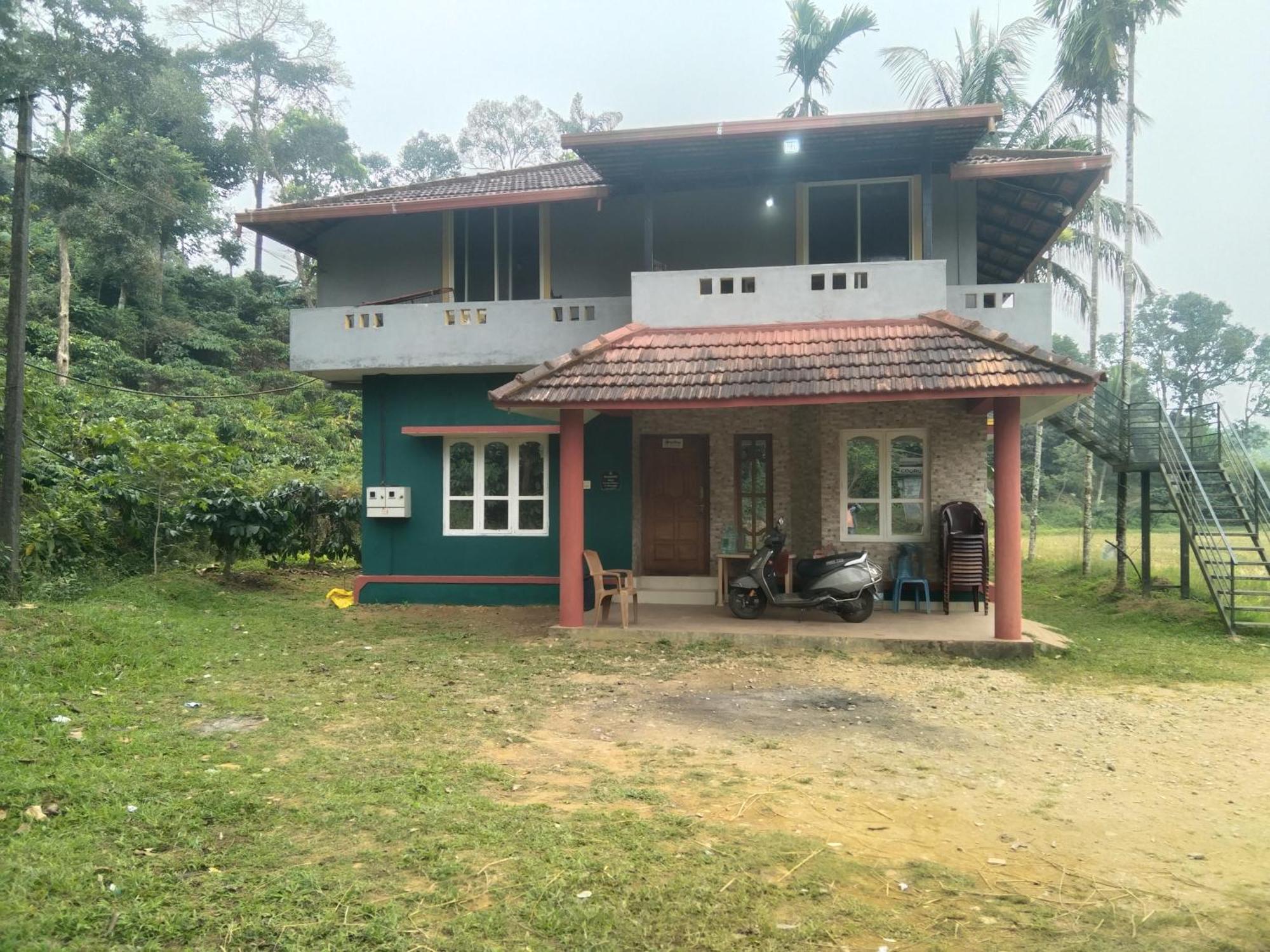 Samz Estate Stay 2Bhk 마디케리 외부 사진